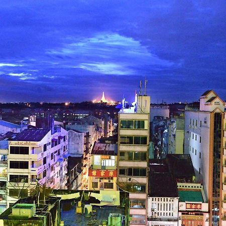 Hotel Grand United - 21St Downtown Rangoon Buitenkant foto