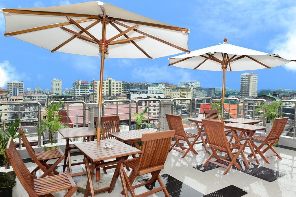 Hotel Grand United - 21St Downtown Rangoon Buitenkant foto