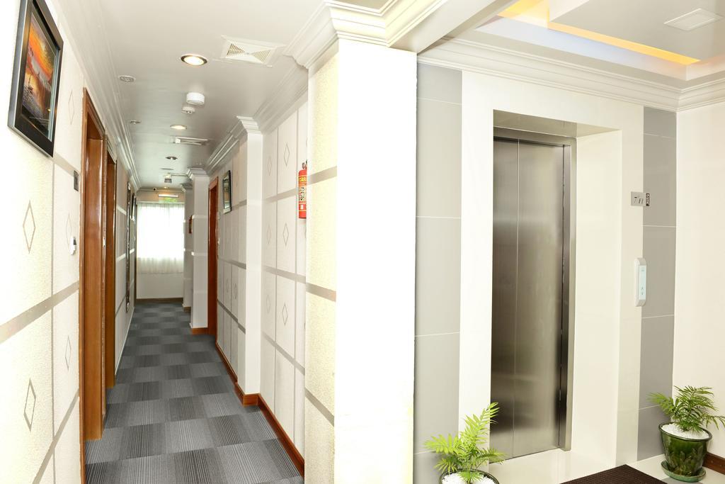 Hotel Grand United - 21St Downtown Rangoon Buitenkant foto