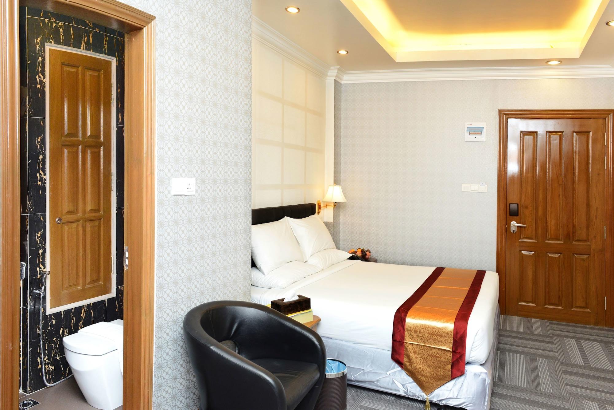 Hotel Grand United - 21St Downtown Rangoon Buitenkant foto