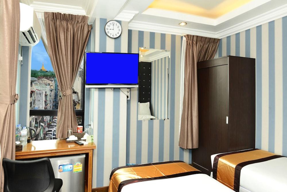 Hotel Grand United - 21St Downtown Rangoon Buitenkant foto
