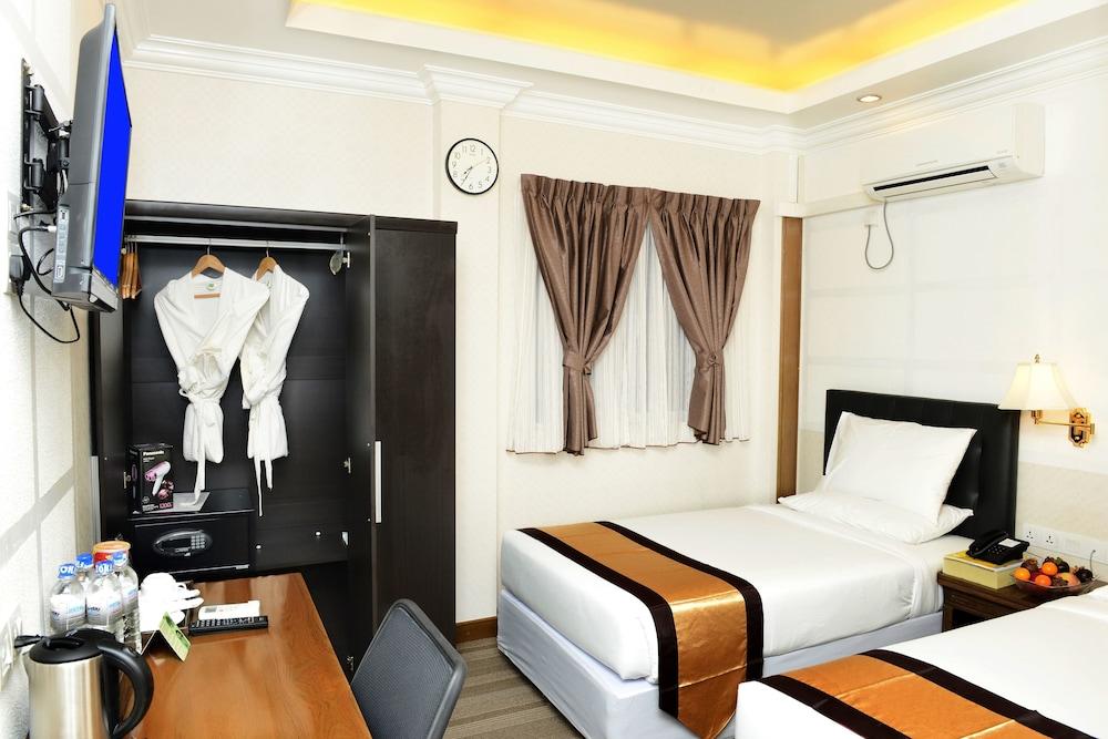 Hotel Grand United - 21St Downtown Rangoon Buitenkant foto