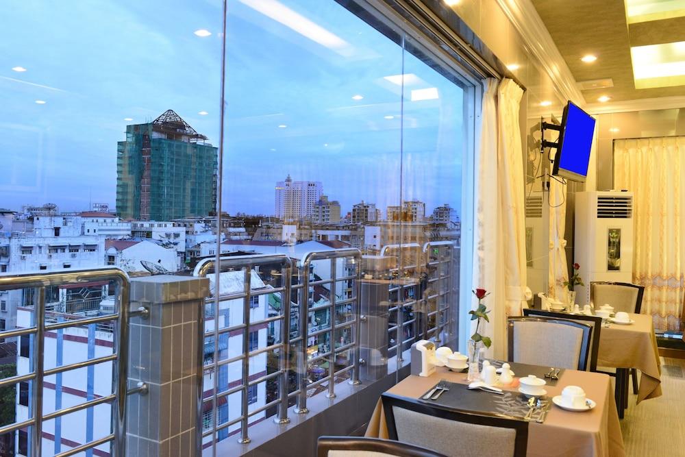 Hotel Grand United - 21St Downtown Rangoon Buitenkant foto