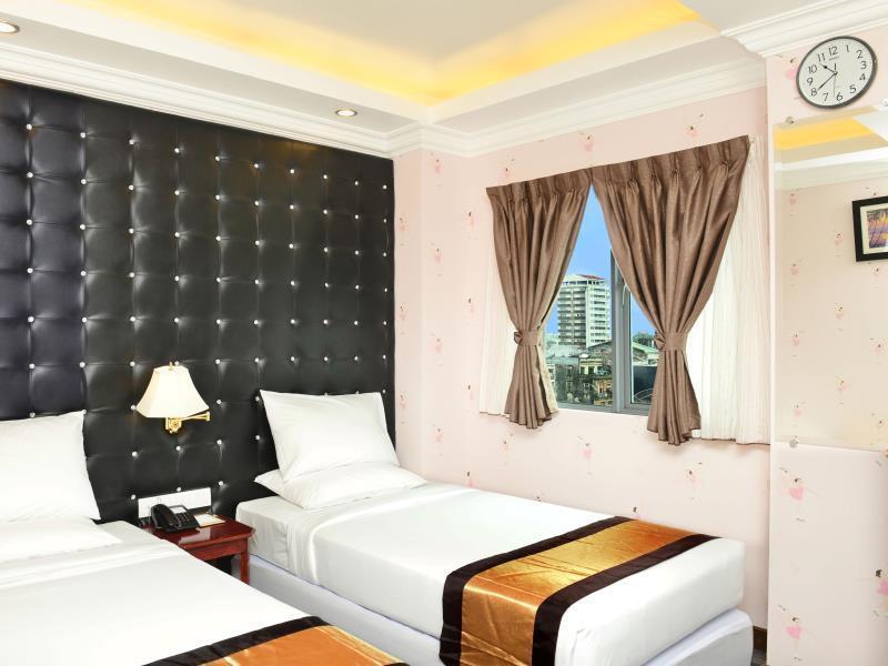 Hotel Grand United - 21St Downtown Rangoon Buitenkant foto