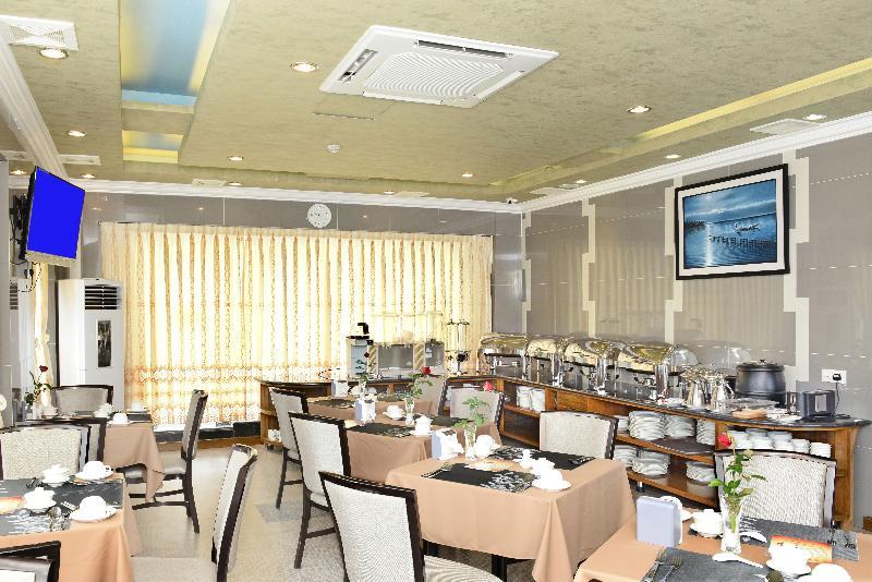 Hotel Grand United - 21St Downtown Rangoon Buitenkant foto