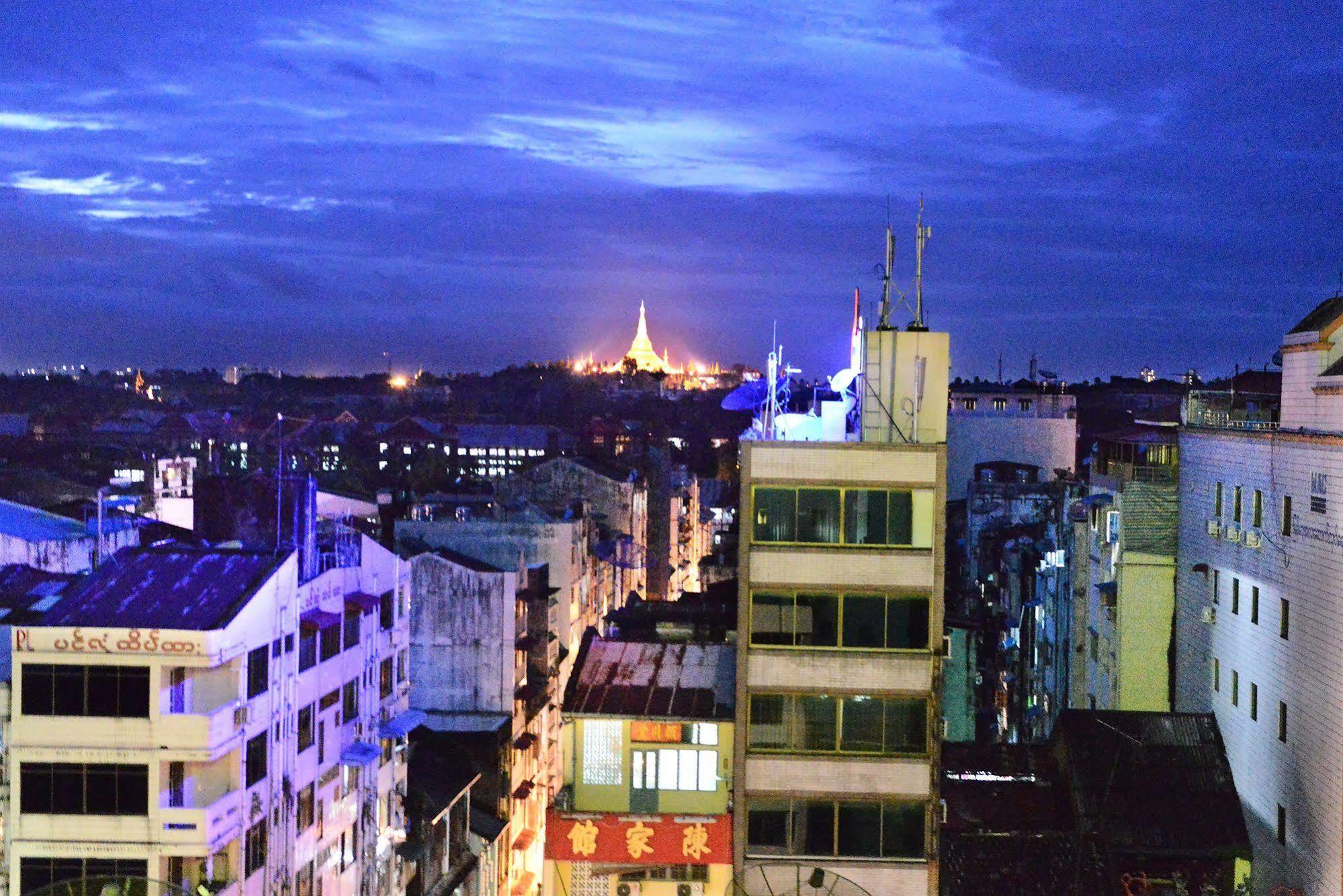Hotel Grand United - 21St Downtown Rangoon Buitenkant foto