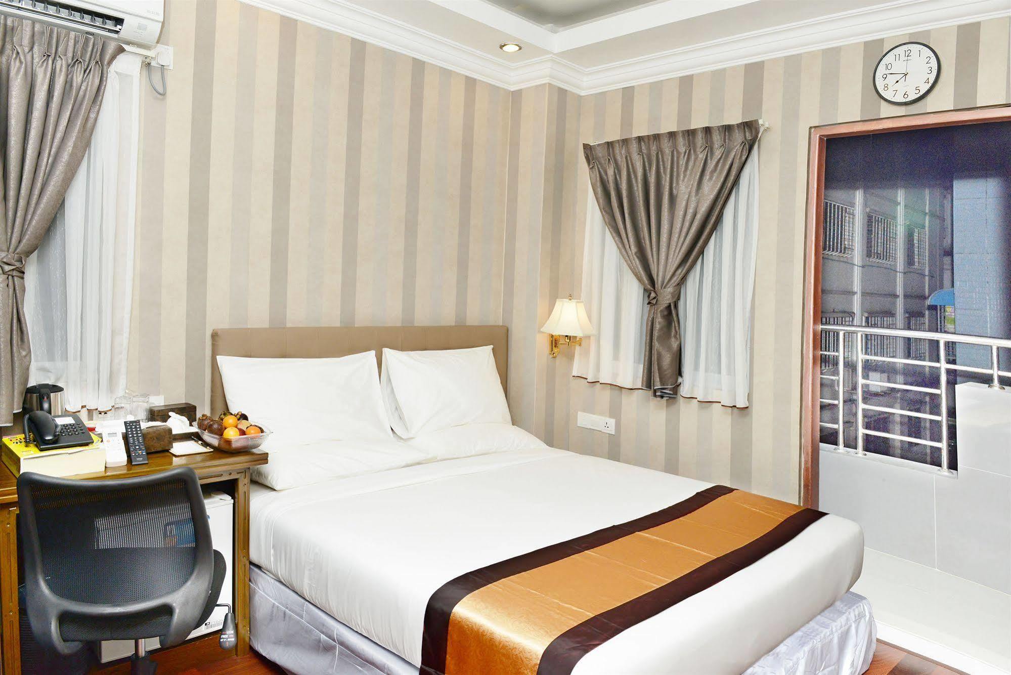Hotel Grand United - 21St Downtown Rangoon Buitenkant foto